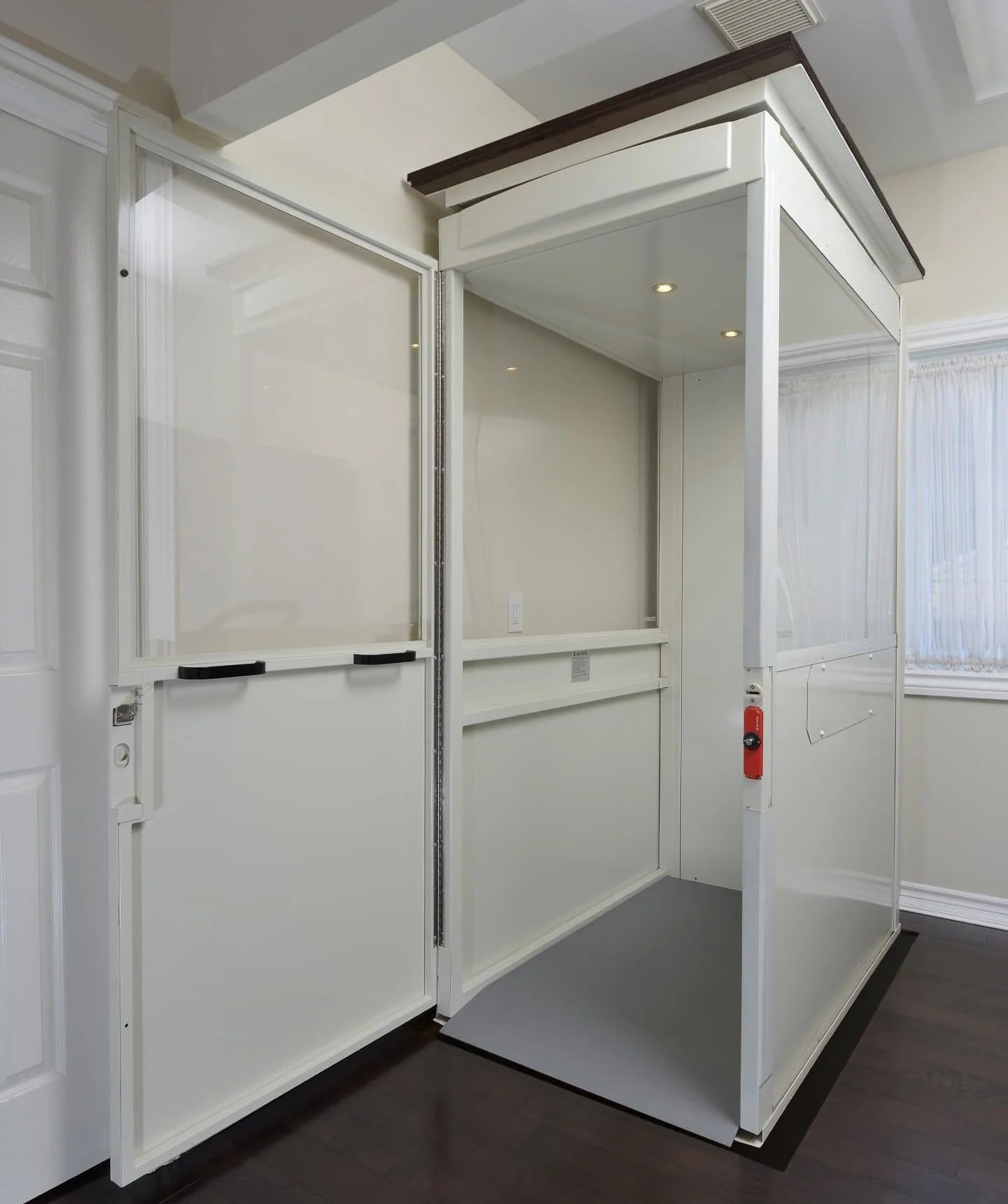 Savaria Telecab home lift cab exterior